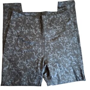 Danskin Black Camouflage Leggings Women’s Large